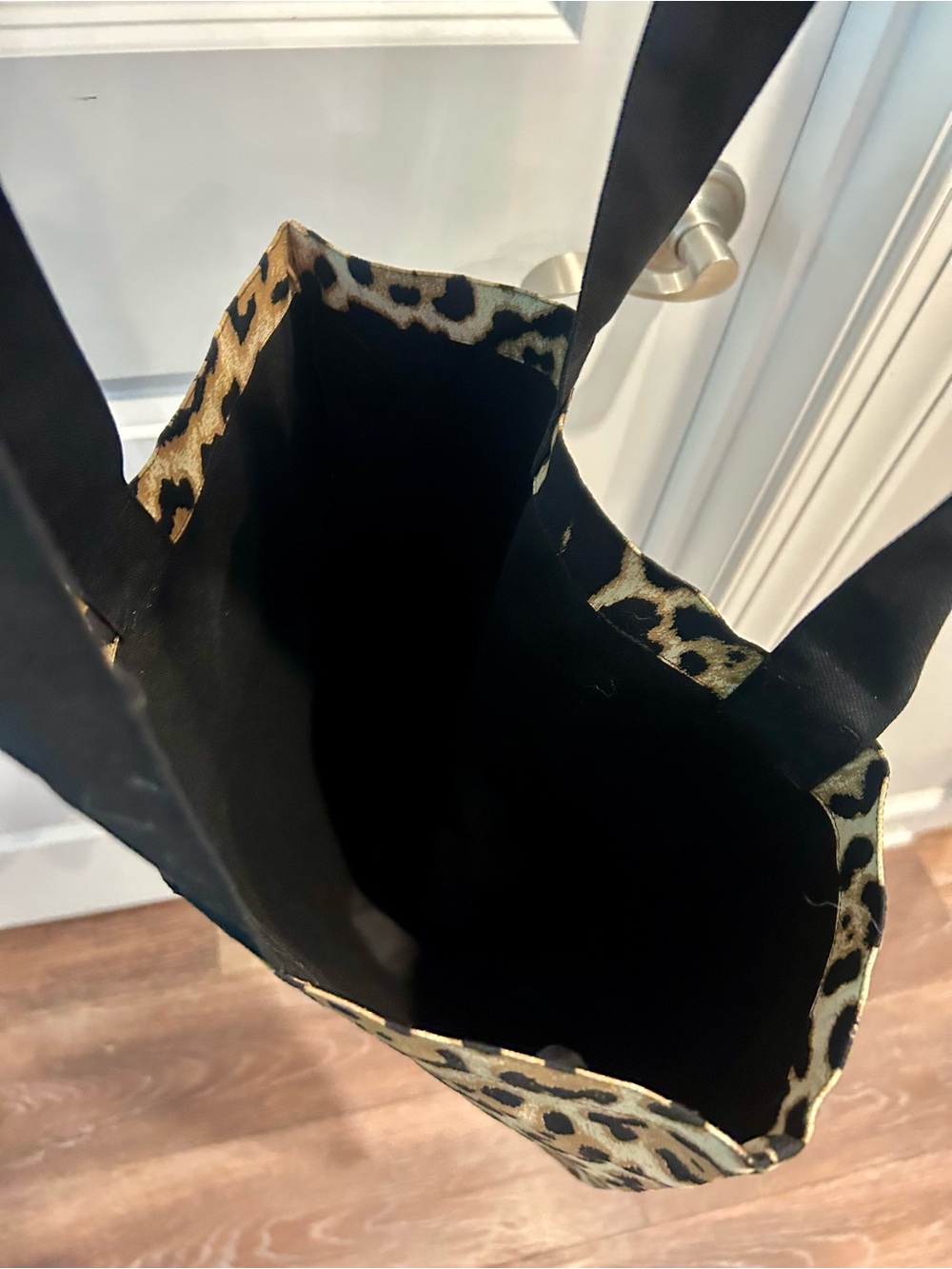 NEW Saint Laurent Canvas Leopard Print Tote Retail $150 - Picture 2 of 2